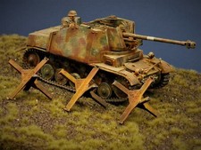 Diorama Zubehör, 3 Panzersperren Typ 3 Tschechenigel, coloriert u. rostig, 1:35