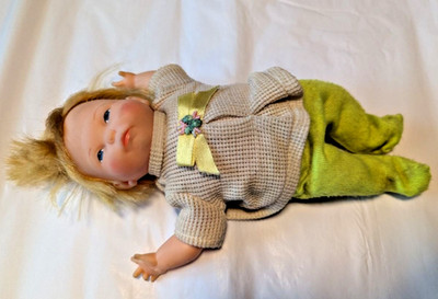 NEWBORN THUMBELINA 10'' Baby  Doll from Ideal Toy, original cloths, still wiggles