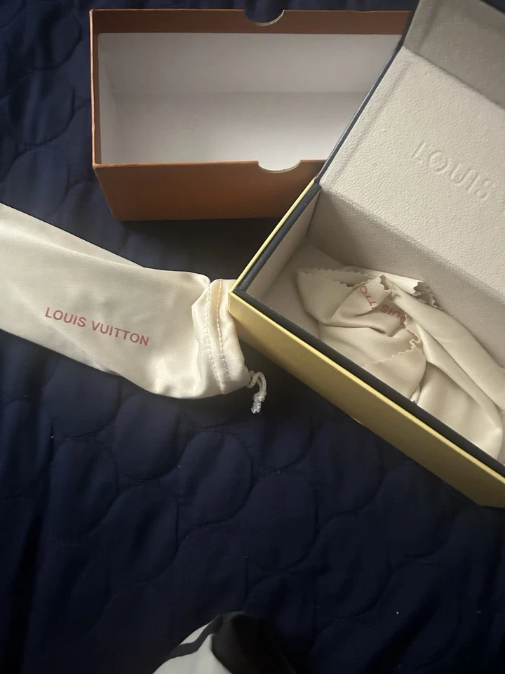 LV sunglasses - Image 4 of 4