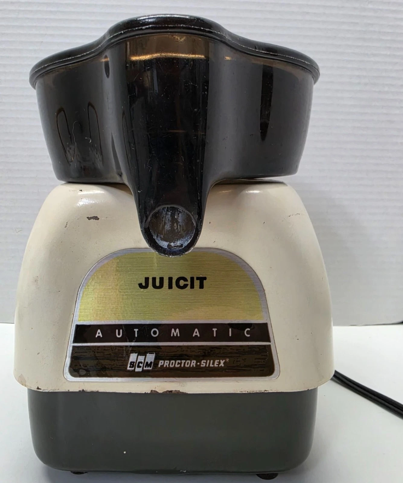 Vintage Proctor-Silex Juicit Automatic Citrus Juicer J101W Retro 1970s Tested
Opens in a new window