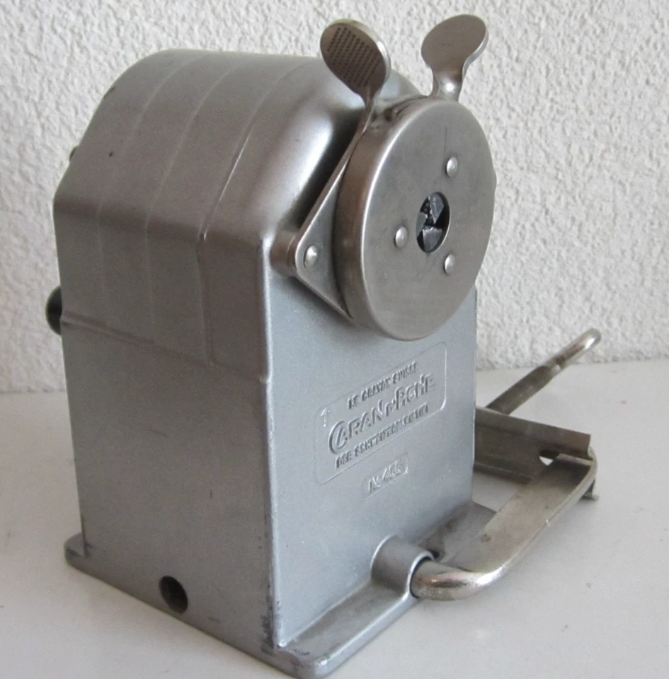 Taille crayon ancien de bureau - Manuel à manivelle - Caran d'Ache 455 - Photo 2/4