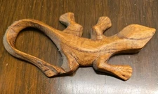 Hand Carved Wooden Sculptute Lizard Reptile 6 inches long