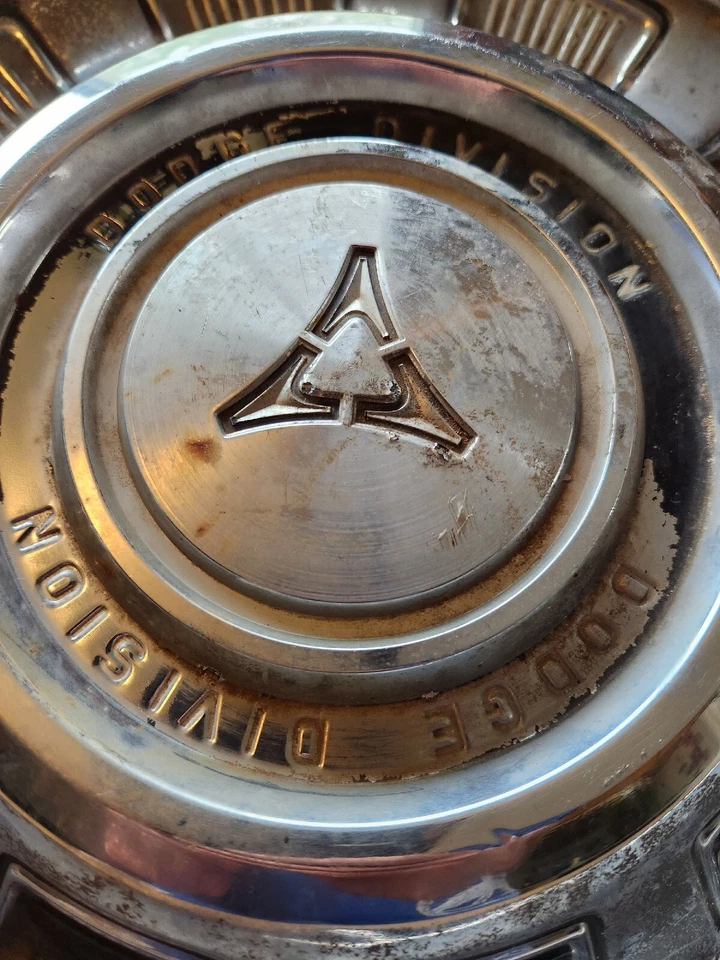 Dodge Division Polara 1969-1971 vintage, Mónaco, Coronet, tapacubos dardos Foto 2 de 4