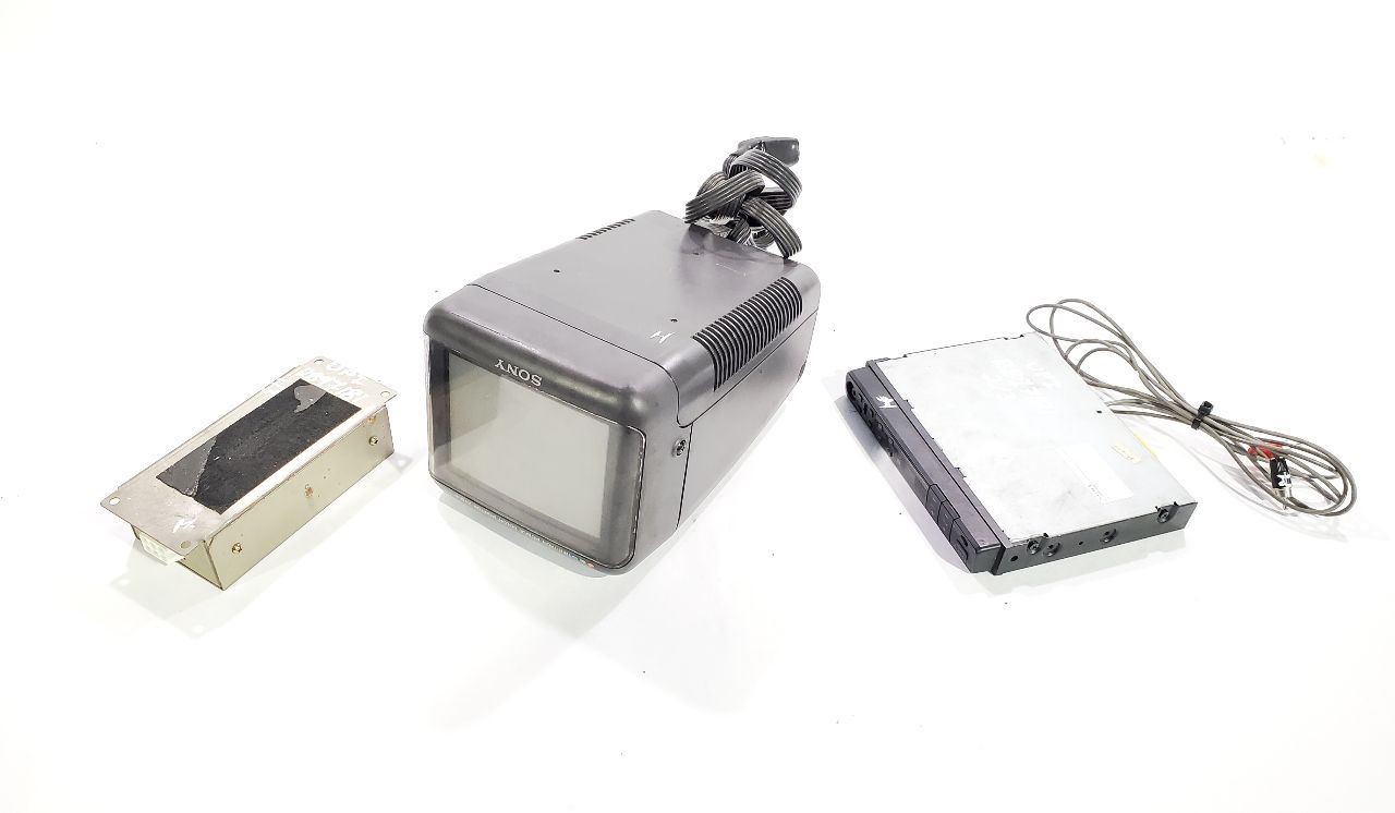 1994 Rolls Royce Silver Spur OEM Sony xtv-8 and xvm-6 Retro Monitor