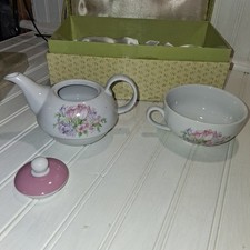 Delton Fine Collectible Porcelain Tea Set 3 Pieces .. NIB