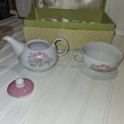 Delton Fine Collectible Porcelain Tea Set 3 Pieces .. NIB