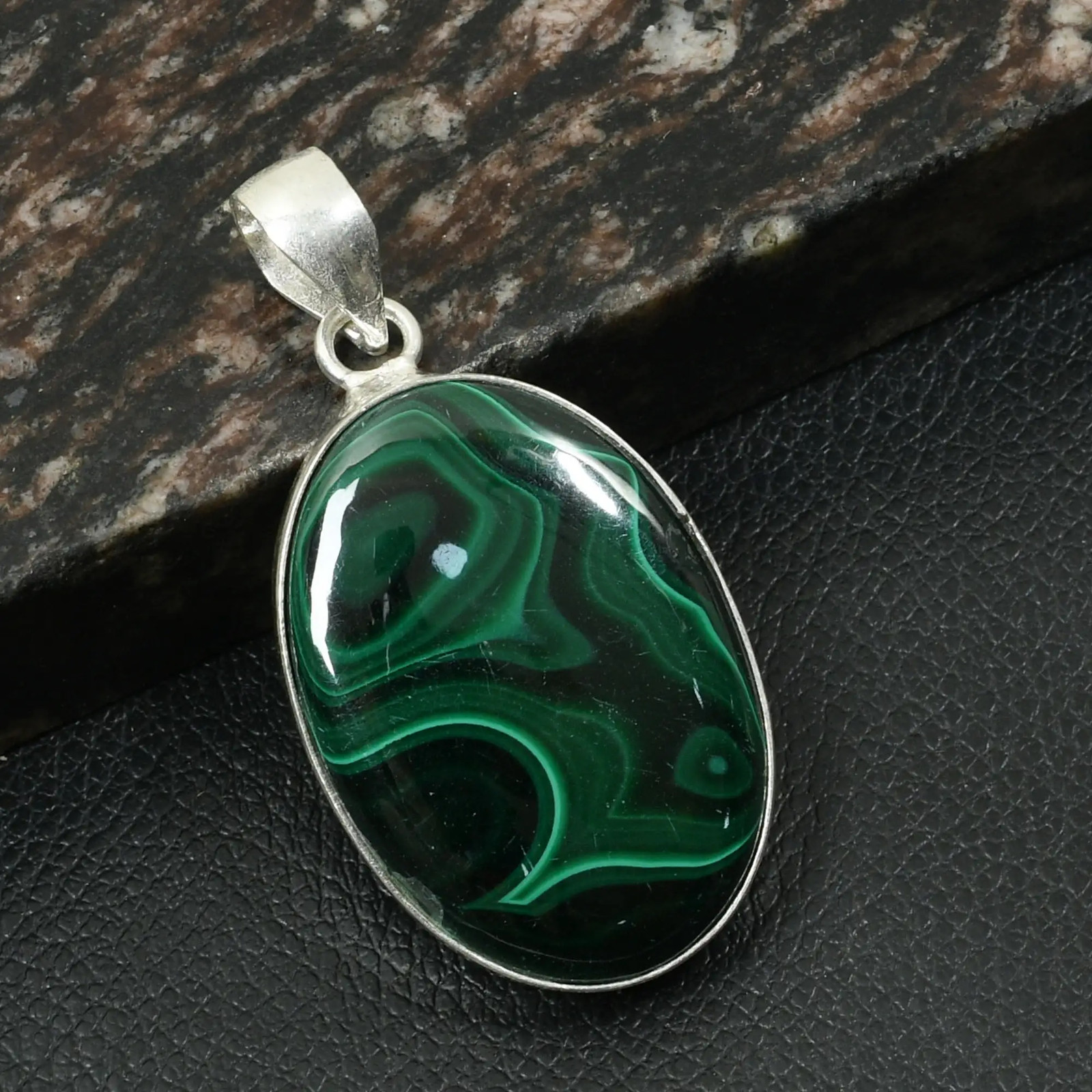 Malachite Gemstone Ethnic Handmade Pendant Jewelry For Unisex 2.2