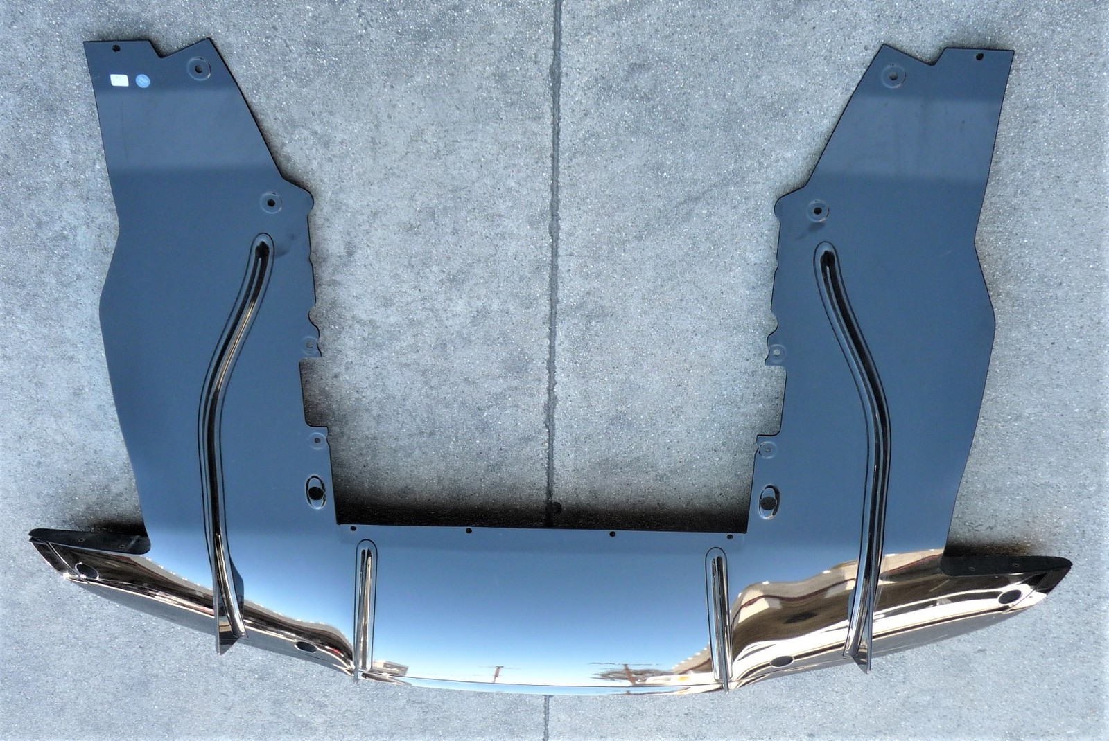 2017-2024 McLaren 720s Rear Bumper Lower Diffuser Cover Shield 14A3028CP OEM