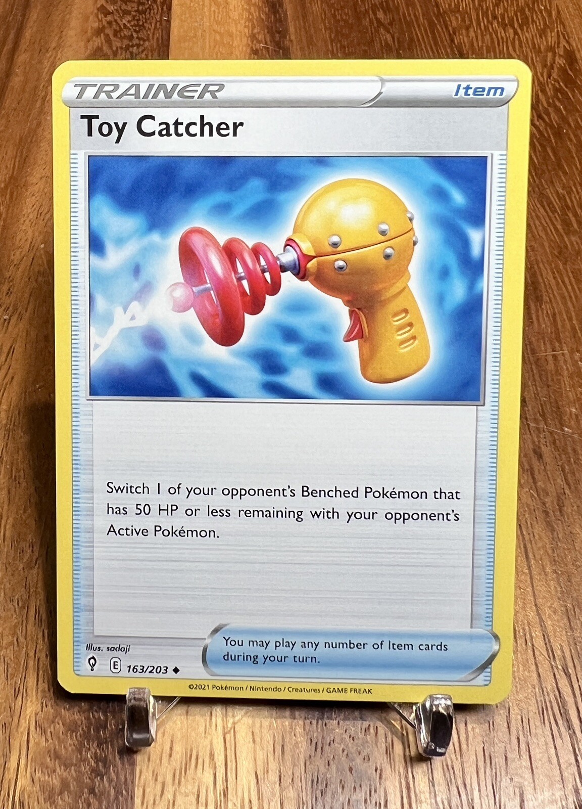 Toy Catcher 163/203 Non Holo Evolving Skies Trainer Item Pokemon Card NM