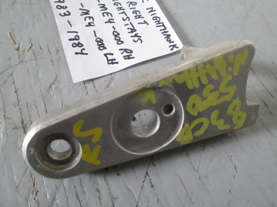  本田 CB550SC 夜鹰车头灯支架,61312-ME4-000 / 61313-ME4-000 — 第 2/4 张图片