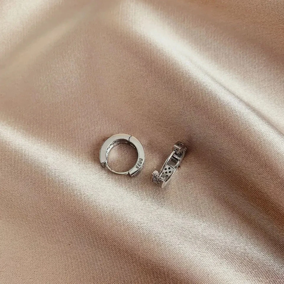 Pendientes de aro redondos de plata de ley 925 con circonitas para mujer pequeños joyas clásicas Foto 2 de 4