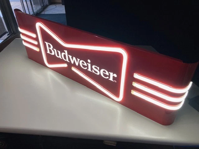 🔥 Nuevo en caja Carpa Budweiser Metal con LED Barra de Cerveza Letrero Luz No Neón Foto 3 de 4
