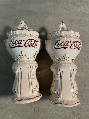 Coca-Cola '98 Victorian Series Salt & Pepper Shaker Cracker Barrel in box