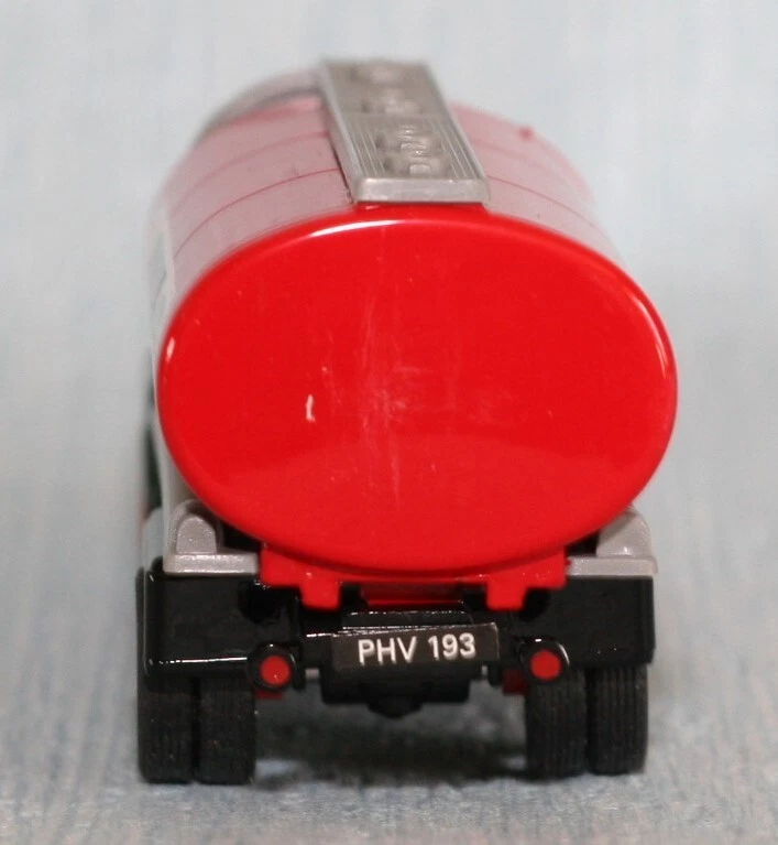 LLEDO VANGUARDS VA7001 BEDFORD S TYPE TANKER BOXED - Image 4 of 4