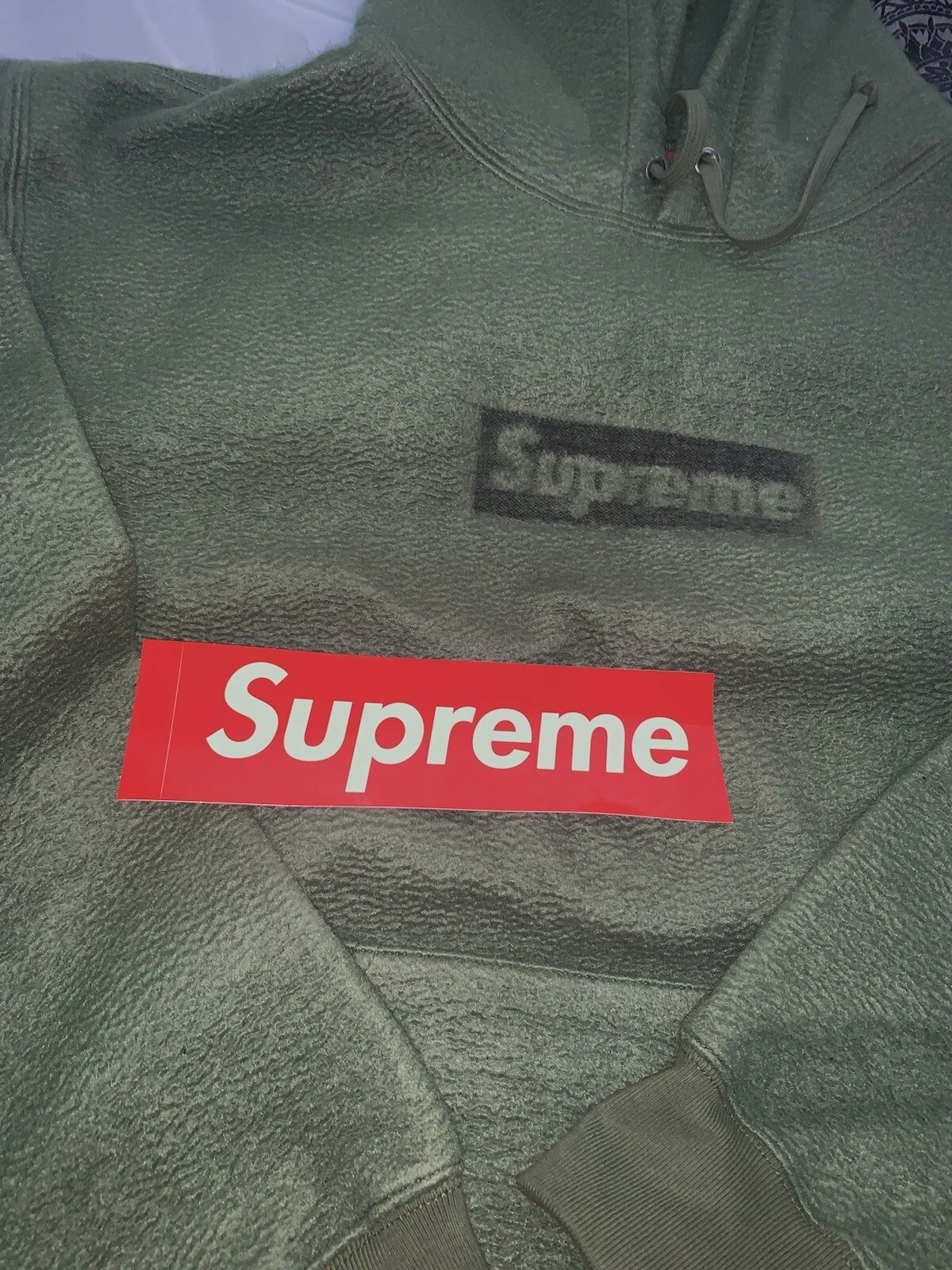 Felpa con cappuccio Supreme Inside Out Box Logo Verde Small IN MANO