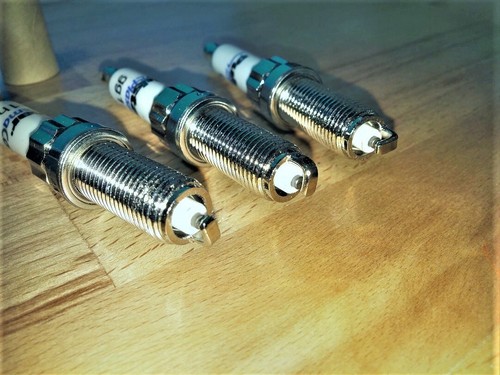 3x Pulstar Plasma Core Upgrade Spark Plugs fits: Toyota Aygo 1.0i y2014-2022 - Picture 3 of 5