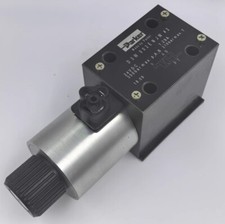 1PCS NEW FIT FOR Parker solenoid valve D3W002NEJW42