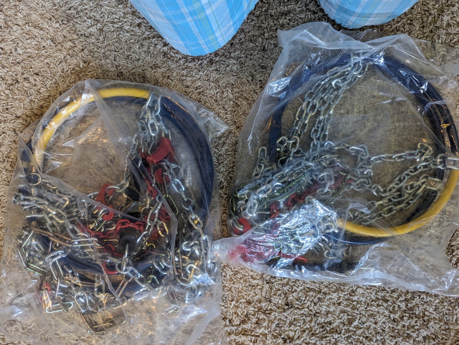 Tire chains Les Schwab passenger car light truck/suv tire chains new