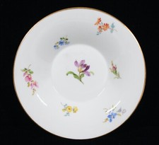 RARE ANTIQUE MEISSEN PORCELAIN SCATTERED FLOWERS DEMITASSE SAUCER 5.25" DIAMETER