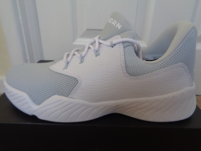 Nike Jordan J23 Low Sneaker Turnschuhe 905288 100 UK 7,5 EU 42 US 8,5 NEU + KARTON