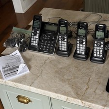 Panasonic KX-TGF775 Bluetooth Link2Cell Cordless 4-Handset Phone System