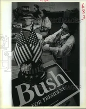 1988 Press Photo Mrs Felix Gaudin, Betty Bush, Pura Canas at Bush Headquarters
