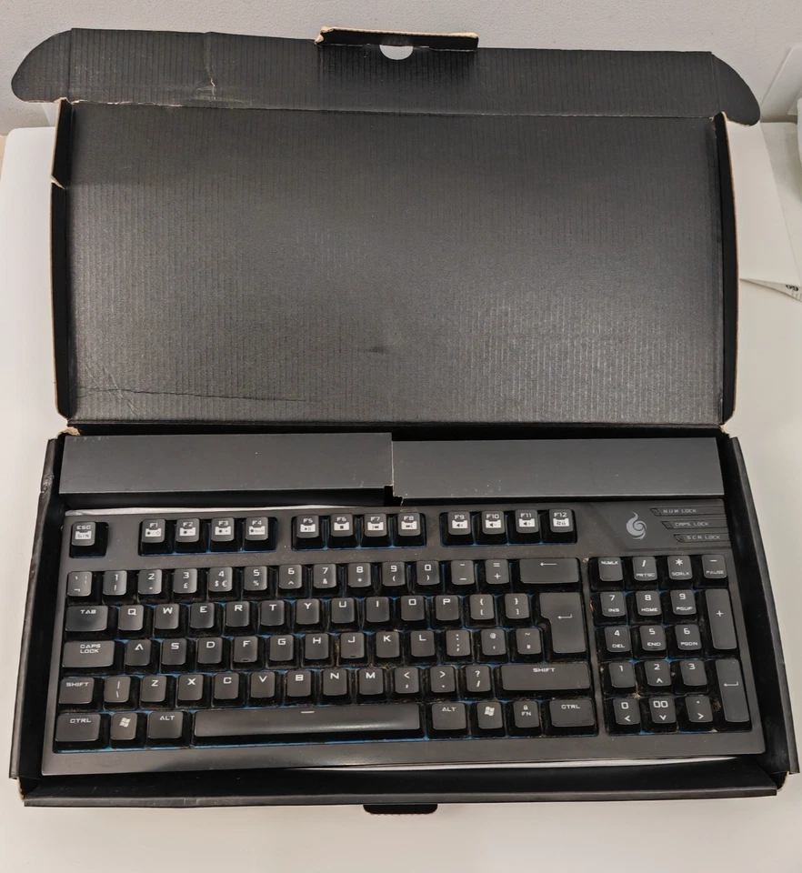Cooler Master Storm QuickFire TK Cherry MX Blue Keyboard - Image 2 of 4