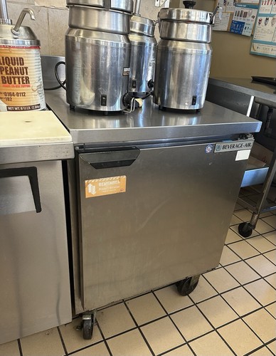 Restaurant Undercounter Freezer Beverage-Air WTF27A-FIP