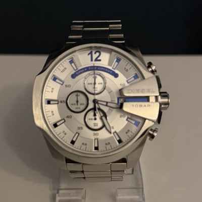 Diesel Mega Chief Herren Chronograph Armbanduhr Edelstahl Silber Datumsanzeige