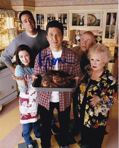 RAY ROMANO signed Autogramm 20x25cm LOVES RAYMOND in Person autograph COA