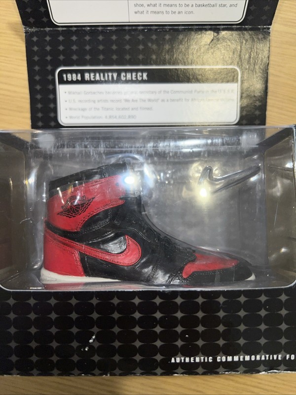 Nike Classics Bowen Air Jordan 1 Retro Bred High Ceramic Collectible Shoe 4281