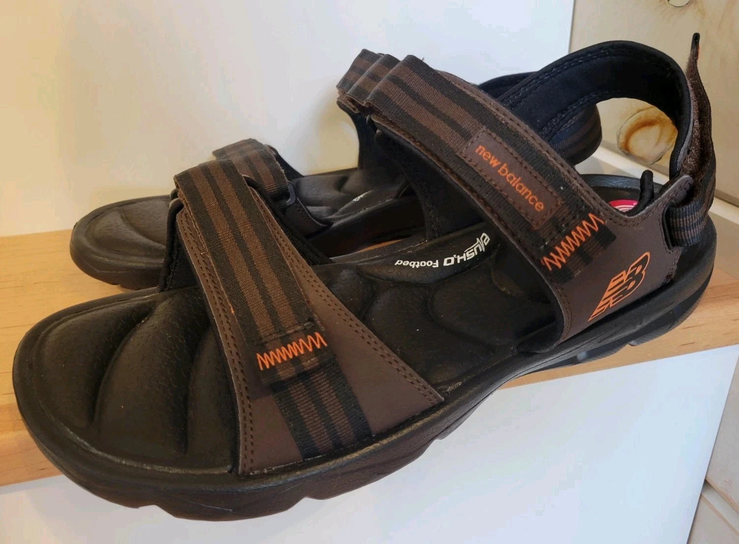 Sandali sportivi uomo 14W New Balance cinturino regolabile peluche comodi SD214 marrone