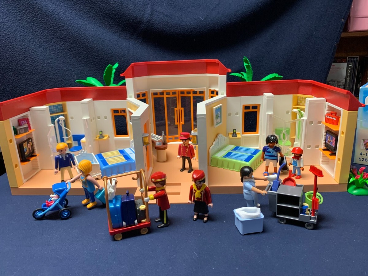 Playmobil 5998 52Summer Fun Fully Loaded Beach Hotel (see pictures