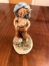 Figura de porcelana italiana Capodimonte Tiziano Galli, niño y perro, ratón y queso