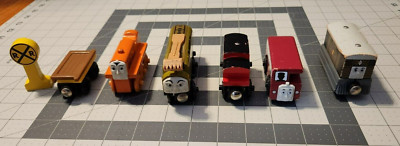 Lot of 7 Thomas the Tank Engine wooden train pieces: Terrence, Bertie, Toby +