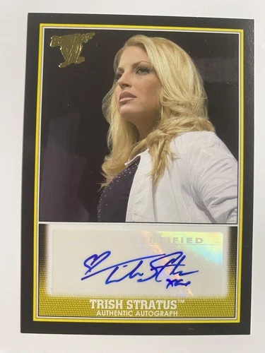 TRISH STRATUS  :  BEST of WWE  =  Authentic  AUTOGRAPH  Card