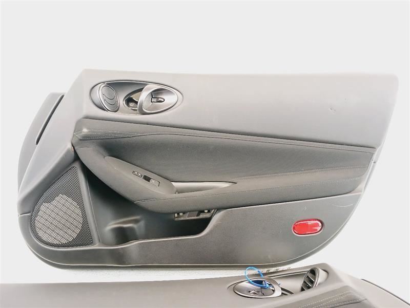 ドナ 23 Nissan Z Front Cloth Door Panel Trims Black (G) OEM 809016GP2A