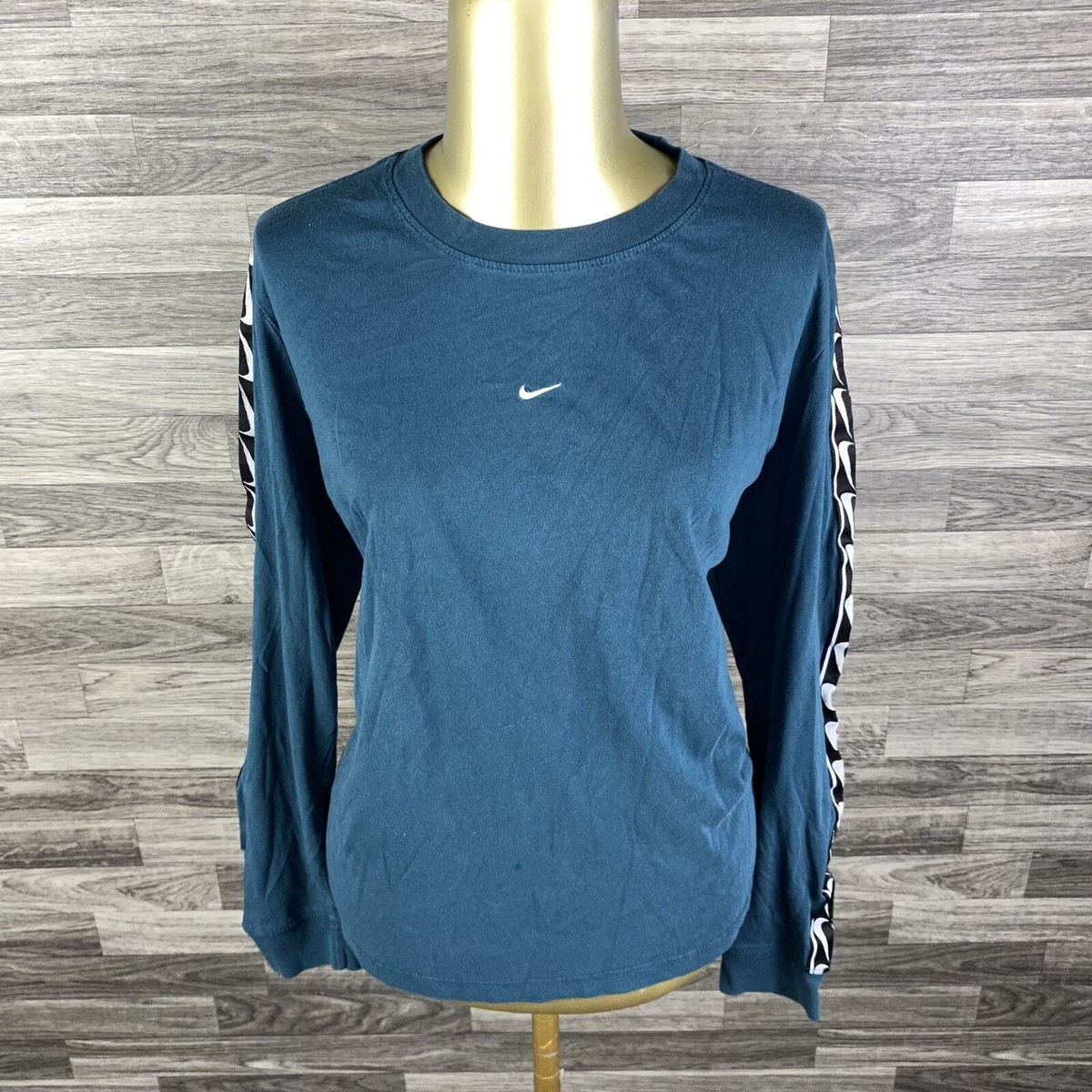 nike long sleeve activewear