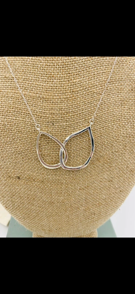 Conjunto de colar de lágrima dupla interligado Chloe + Isabel e pulseira de elos orgânicos - Imagem 3 de 4