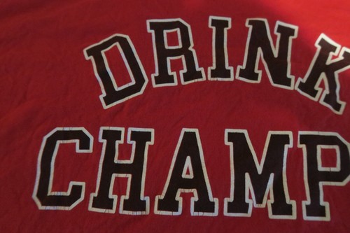 8&9 MFG Drink Champs Podcast Men's T-Shirt Spellout NORE DJ EFN Size XL Red - Picture 2 of 6