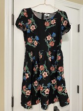 OLD NAVY | DRESS SIZE 6 BLACK FLORAL FLARE