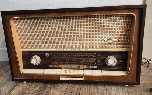 Vintage Grundig 5017 U Tube Stereo Radio - Powers On - Picture 1 of 23