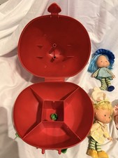 Vtg. 1980 s Strawberry Shortcake Carry Case Dolls by American Greetings