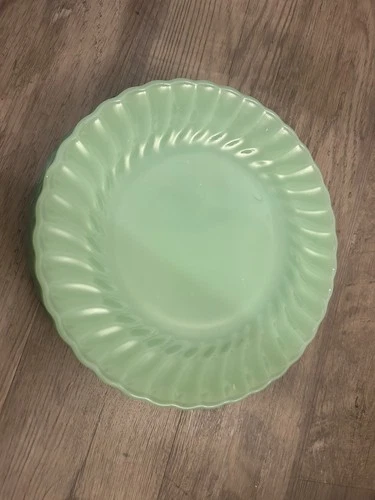 Fire King  anchor hocking  1 jadeite shell swirl 10" DINNER PLATE green 8 avail