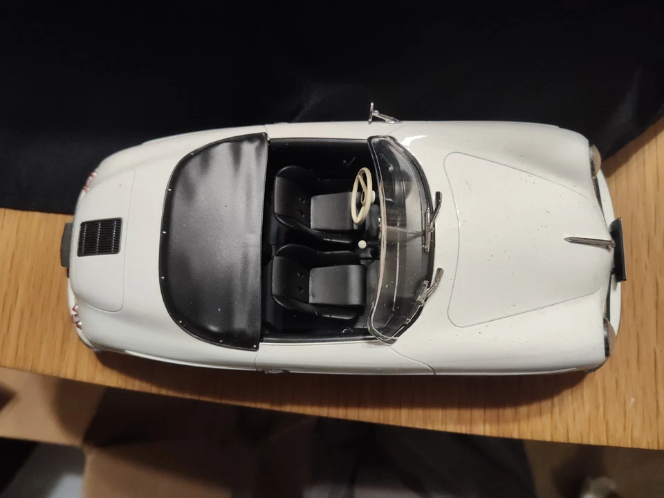 Porsche 356 Speedster 1/18 Norev blanco Foto 3 de 4