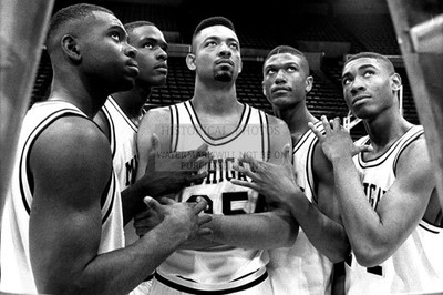 1993 FAB FIVE BASKETBALL TEAM UNIVERSITY OF MICHIGAN 4X6 PHOTO