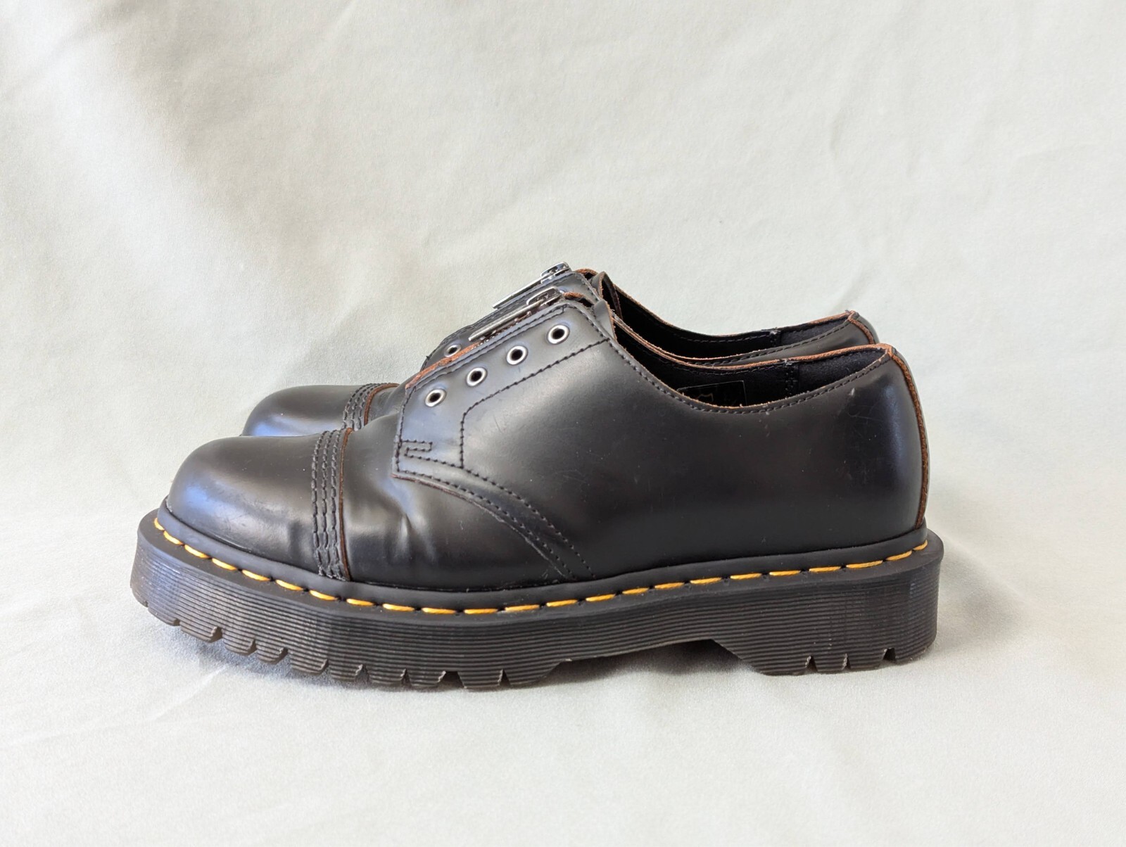 SAOLA Scarpe derby eleganti senza lacci Dr. Martens Smiths Bex LL in pelle nera taglia M 8 L 9