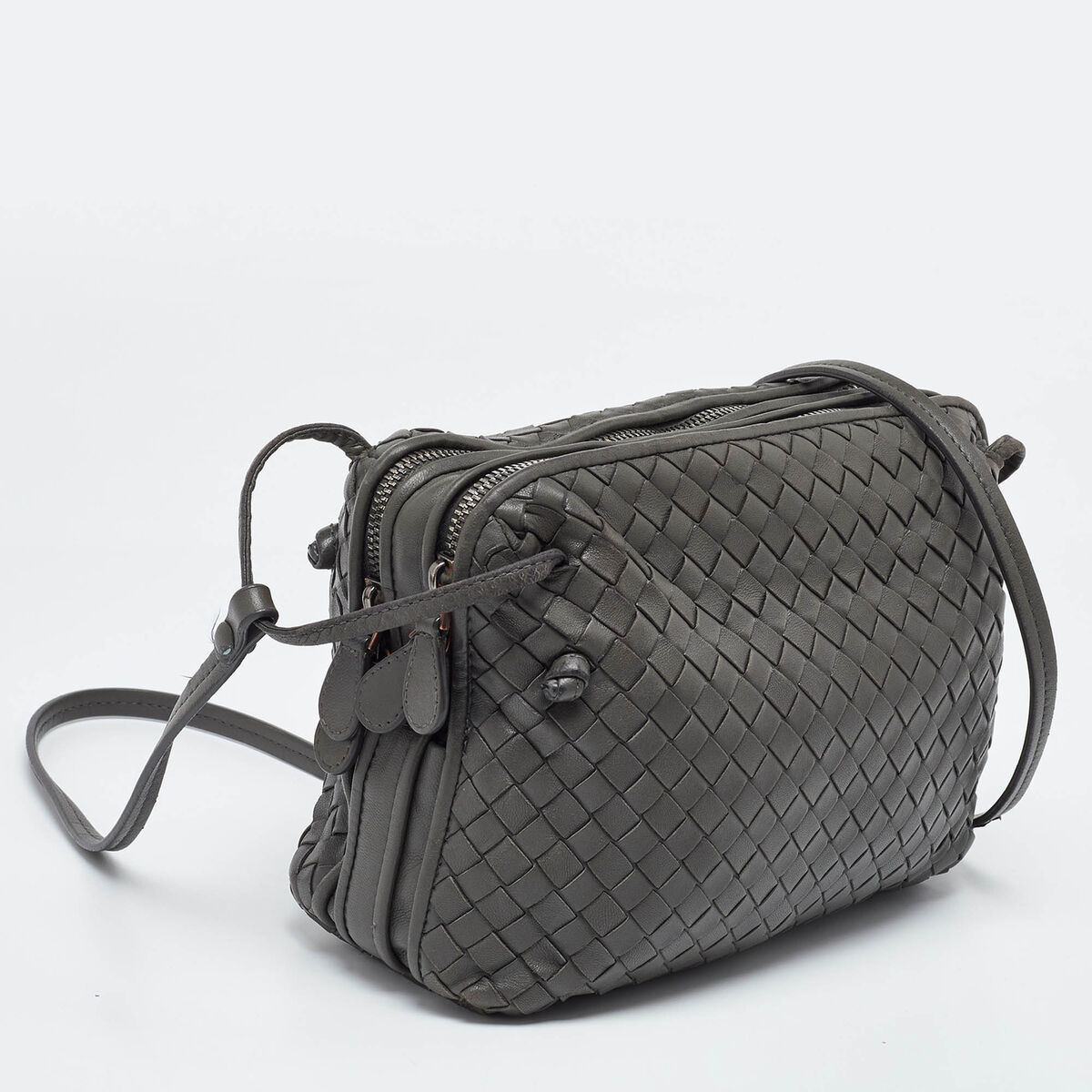 Bottega Veneta Grey Intrecciato Leather Nodini Double Zip Bottega Veneta Grey Intrecciato Leather Nodini Double Zip