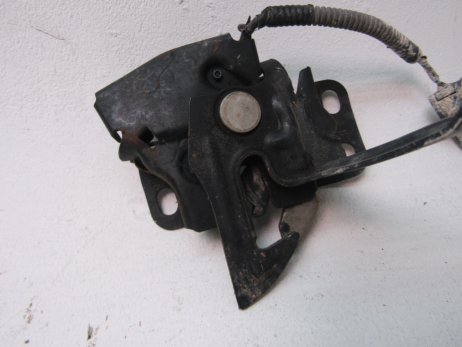 Hood Lock Latch Focus 2013 2018 Ford Front Safety Release Handle Lever OEM