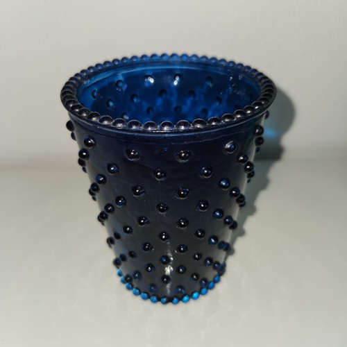 Dunkelblaue Glasvase oder Kerzenhalter mit Hobnägeln Simpatico Home - Bild 6 von 7